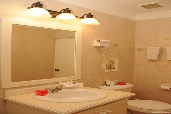 Doctors Cave Beach Hotel (Montego Bay)